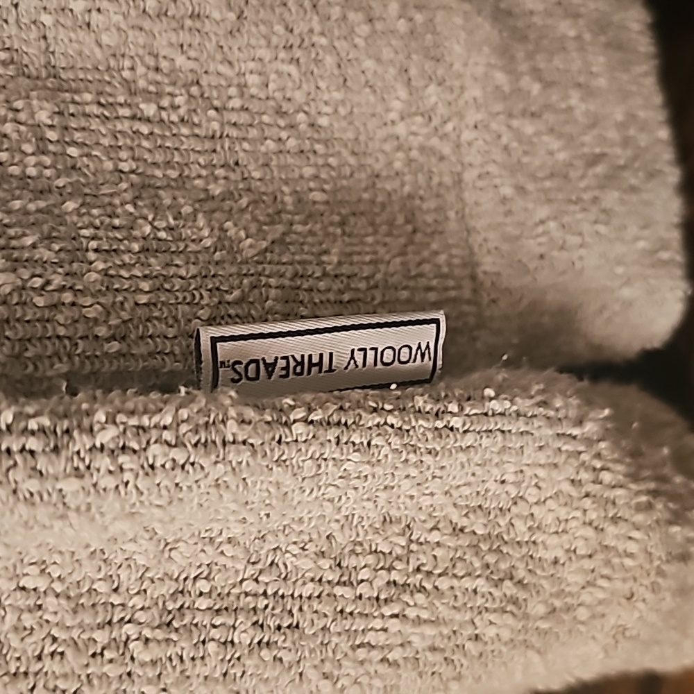 Woolly Threads Top - Picture 3 of 4